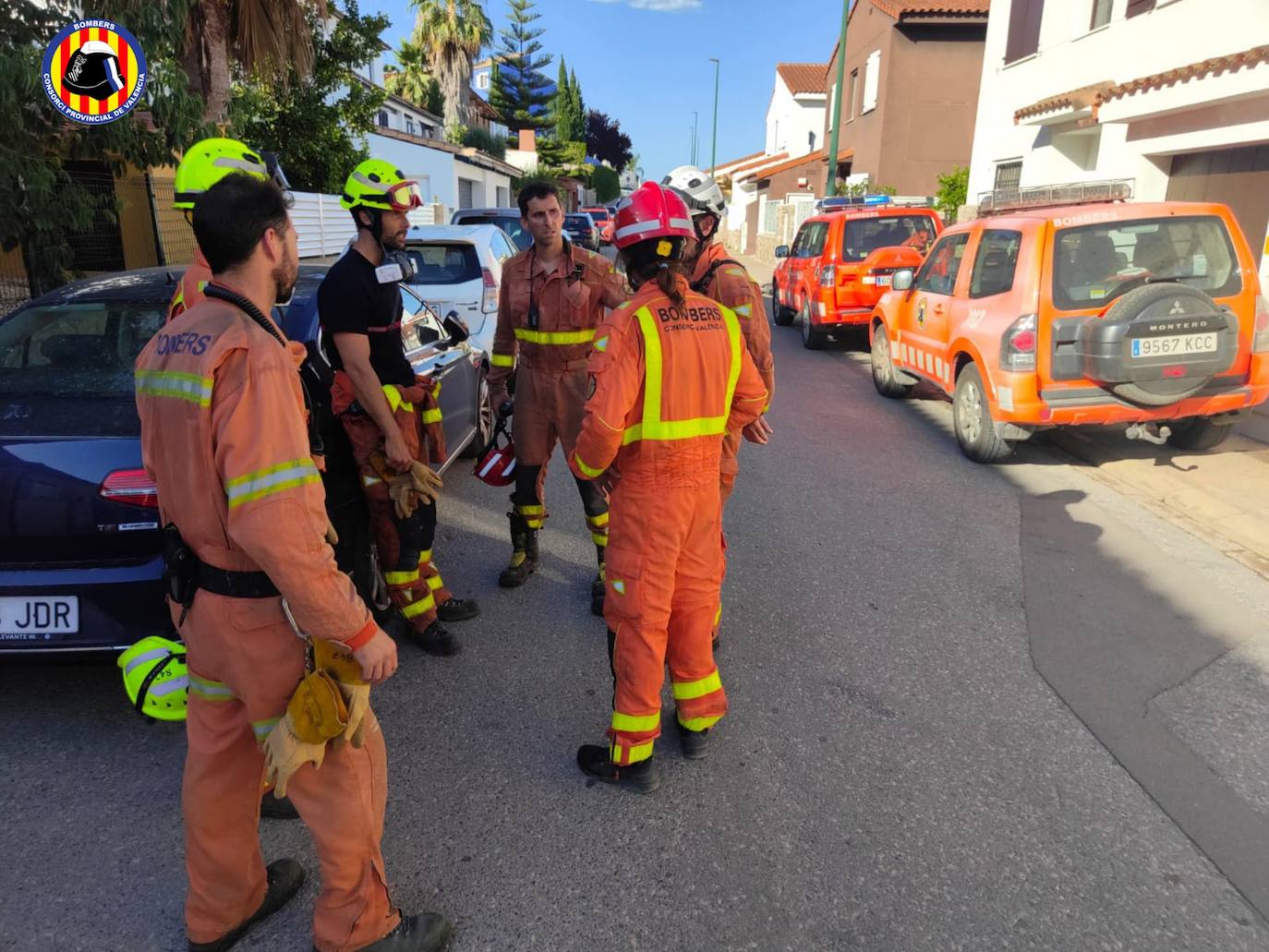 Fotos: Un incendio forestal obliga a evacuar a vecinos en Riba-roja de Túria