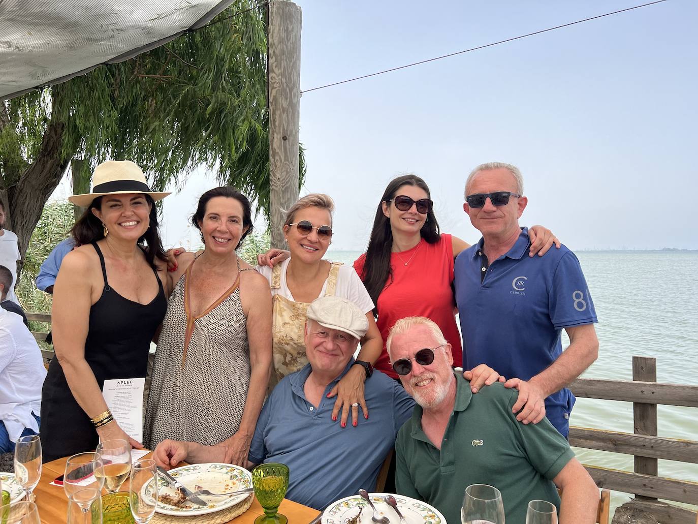 Begoña y Cuchita Lluch, Belén Arias, Alexandra Sumasi, Sergio Terol, Juan Echanove y Ricardo Císcar.