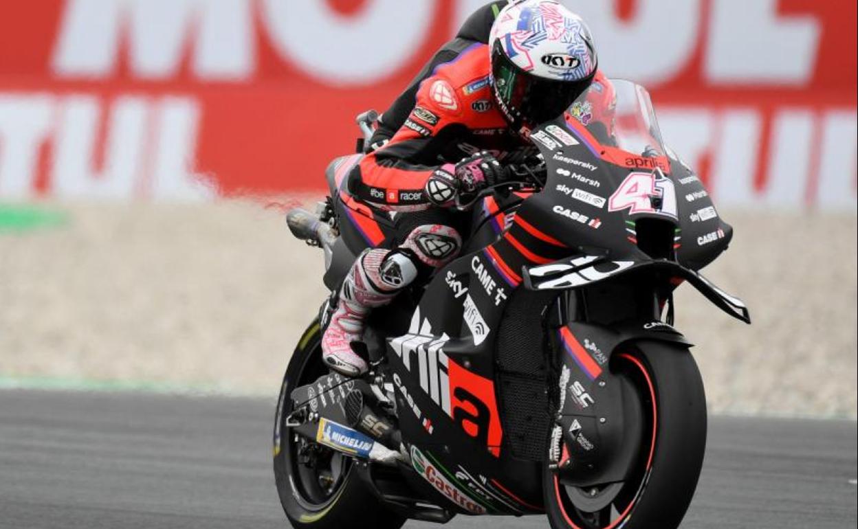 Aleix Espargaró, durante la carrera en Assen. 