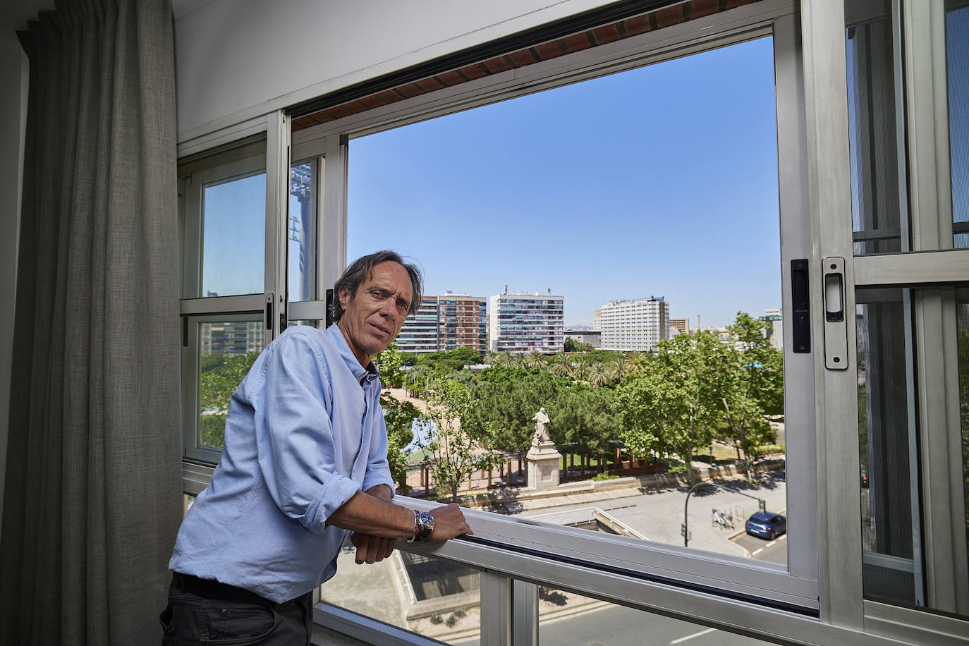 Miguel Bandrés, en su casa del paseo de la Petxina.