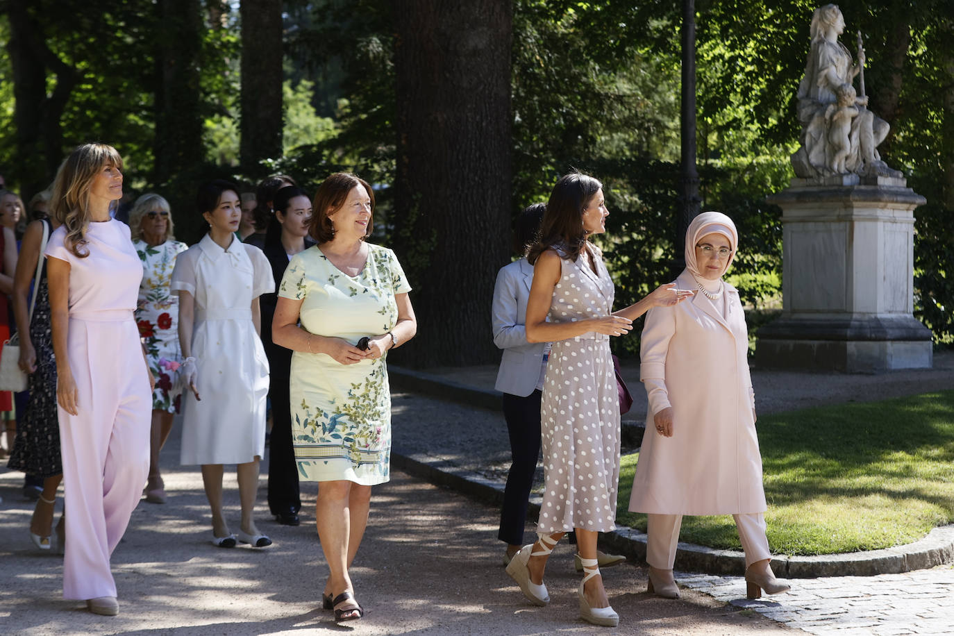 Fotos: La Reina Letizia deslumbra en la &#039;otra&#039; cumbre de la OTAN