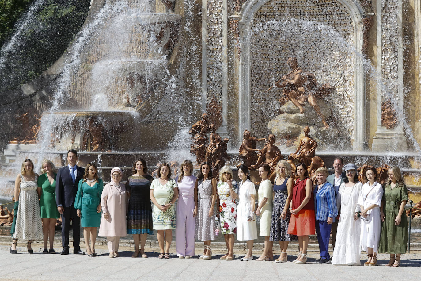 Fotos: La Reina Letizia deslumbra en la &#039;otra&#039; cumbre de la OTAN