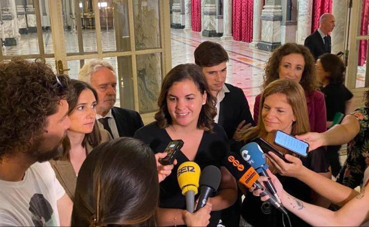 Sandra Gómez, antes del pleno del Ayuntamiento.