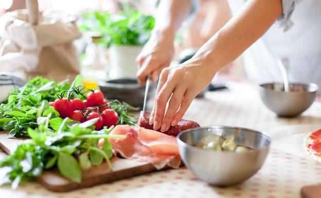 El superalimento sin calorías que previene el mal aliento y reduce el azúcar