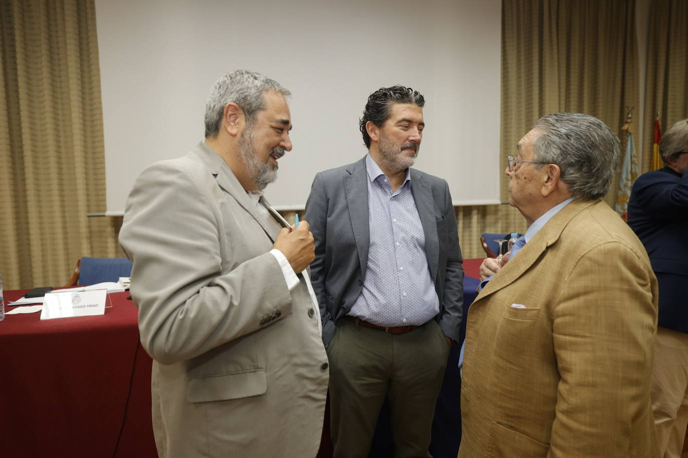 Fotos: Julián Quirós, director de ABC, presenta en Valencia el poemario &#039;Pérdidas y ganancias&#039;