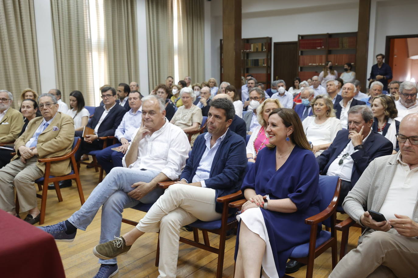 Fotos: Julián Quirós, director de ABC, presenta en Valencia el poemario &#039;Pérdidas y ganancias&#039;