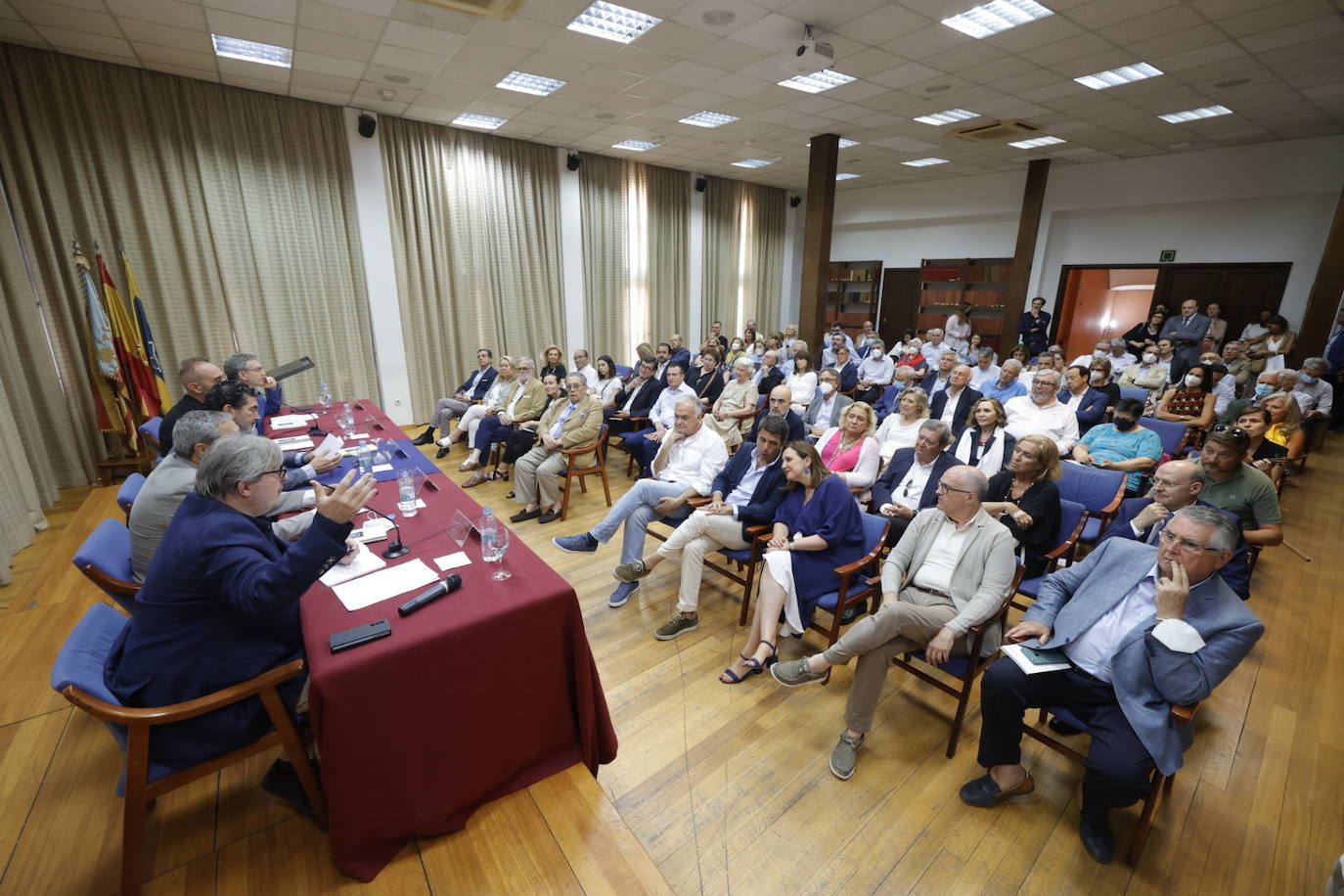 Fotos: Julián Quirós, director de ABC, presenta en Valencia el poemario &#039;Pérdidas y ganancias&#039;