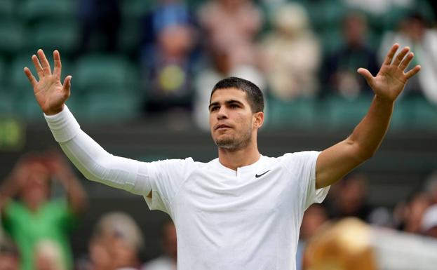 Djokovic se pasea y Alcaraz va como una locomotora