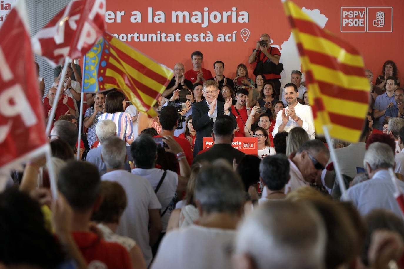 Fotos: El PSPV reúne a más de un millar de militantes y cargos municipales y autonómicos en la Marina de Valencia