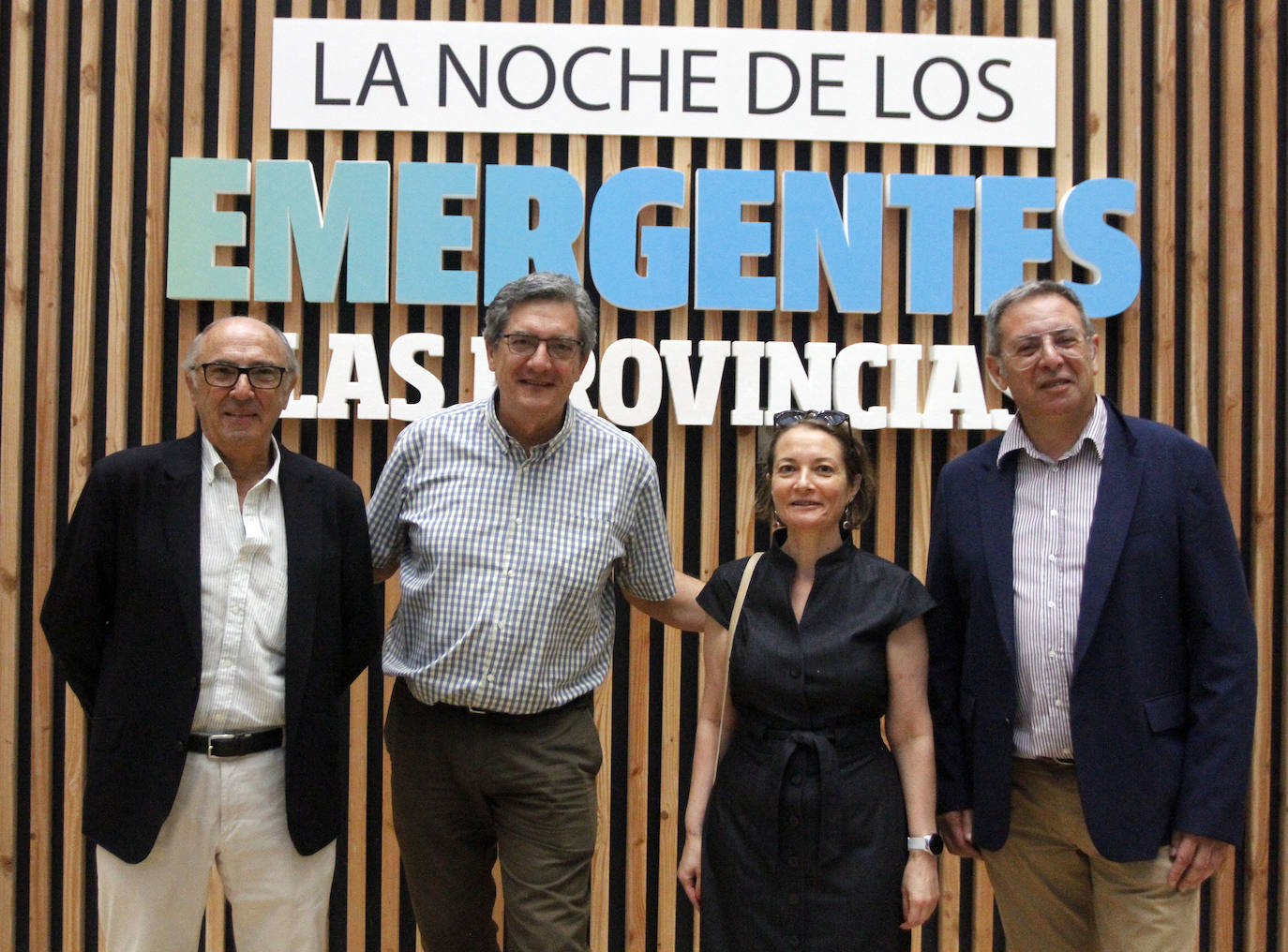 Pedro Toledano (LAS PROVINCAS), acompañado de Vicent Palací, Mercedes de Juan y Miguel Pascual de la Autoridad Portuaria de Valencia (APV).