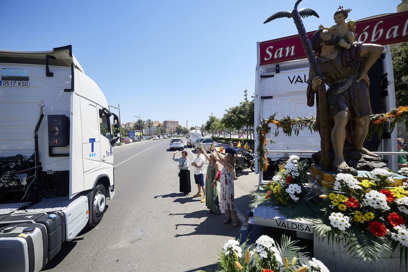 Fotos: Los camioneros valencianos honran a San Cristobal