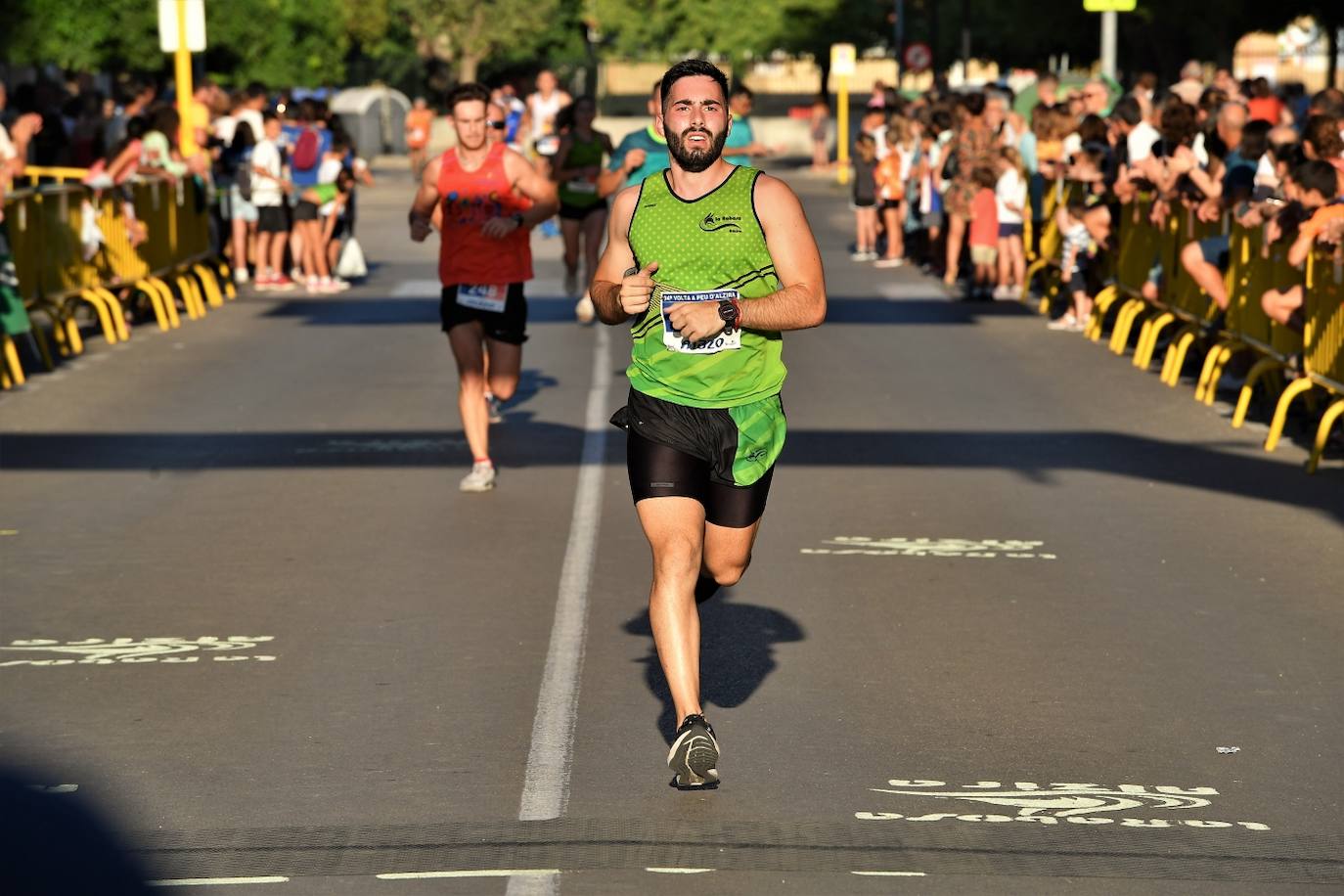 Fotos: Búscate en la 34ª Volta a Peu de Alzira