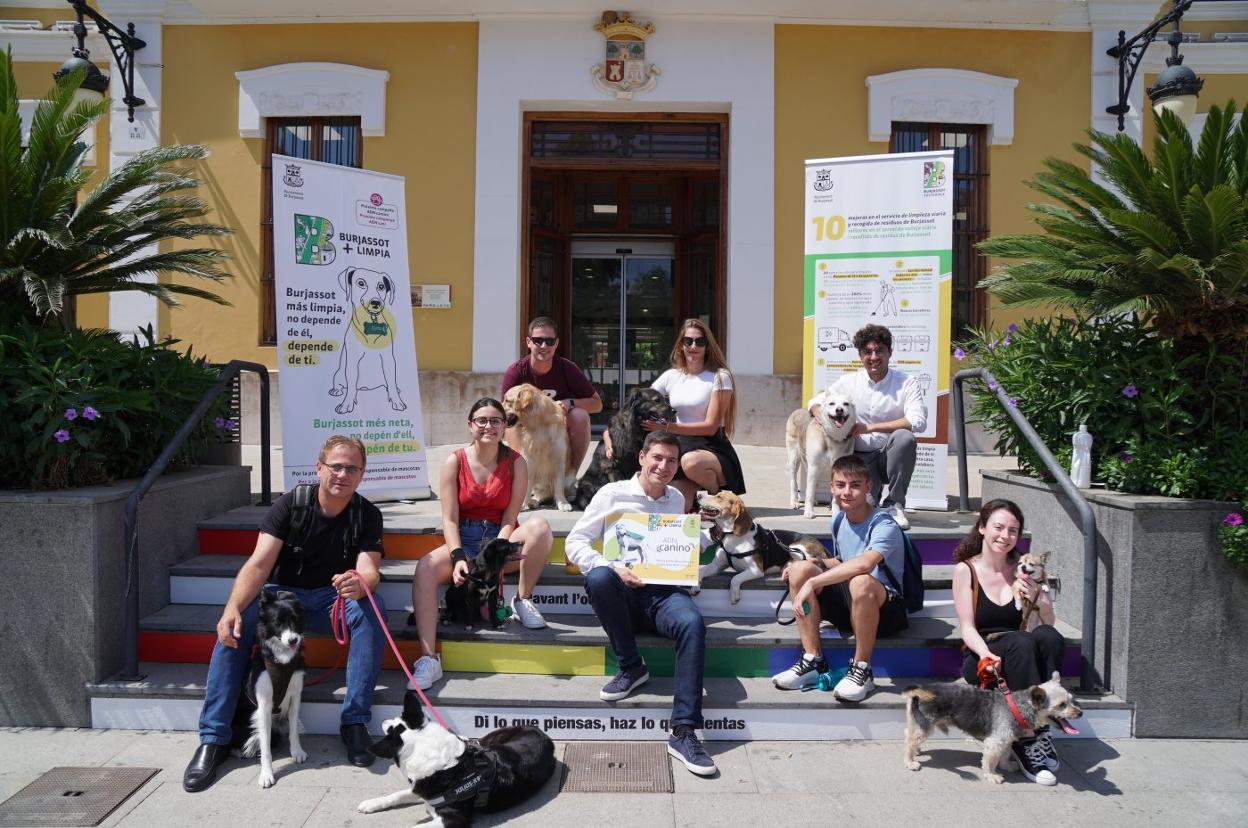 El Ayuntamiento impulsa la campaña del ADN canino. LP