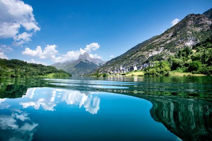 Embalse de Lanuza, Huesca. 