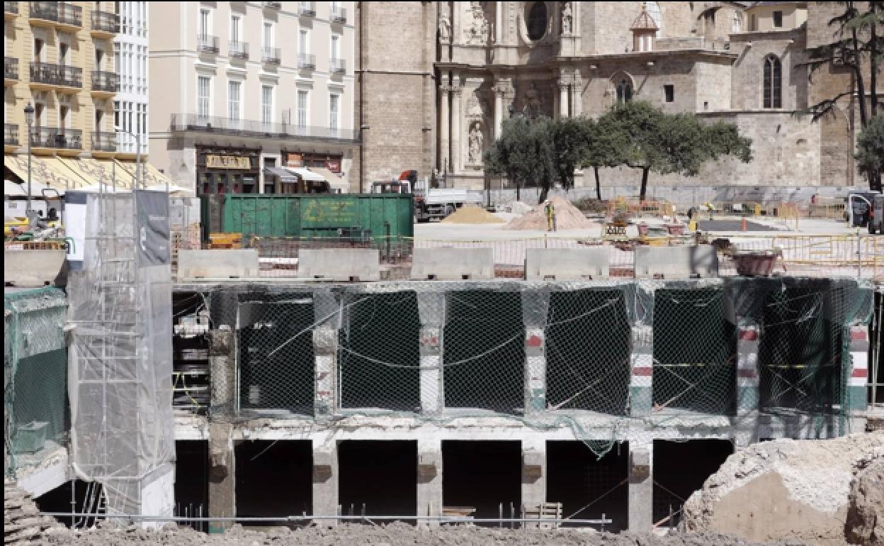 Obras de la plaza de la Reina, donde se ve el aparcamiento