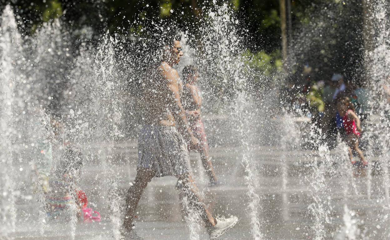 Noche tórrida en Valencia y Alicante | Sanidad anuncia una noche tórrida en una comarca de la Comunitat Valenciana y ecuatorial en otras cuatro zonas