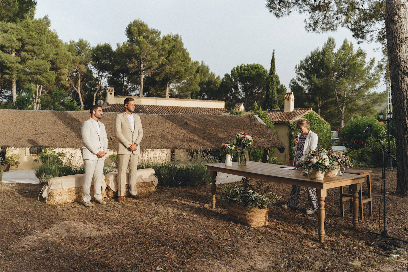 Yago Sanz y Mario Artigues se han casado en una finca en Ontinyent, con 250 invitados como testigos y una celebración para recordar.