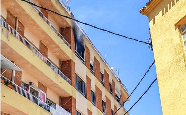 El incendio se ha originado en la última planta del edificio. 