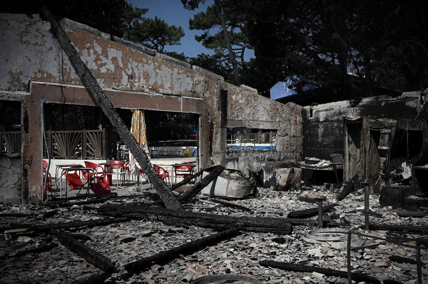 La duna de Pilat, cerca de Burdeos, es un reclamo turístico y está muy cerca de Arcachon y y de Cap de Ferrer