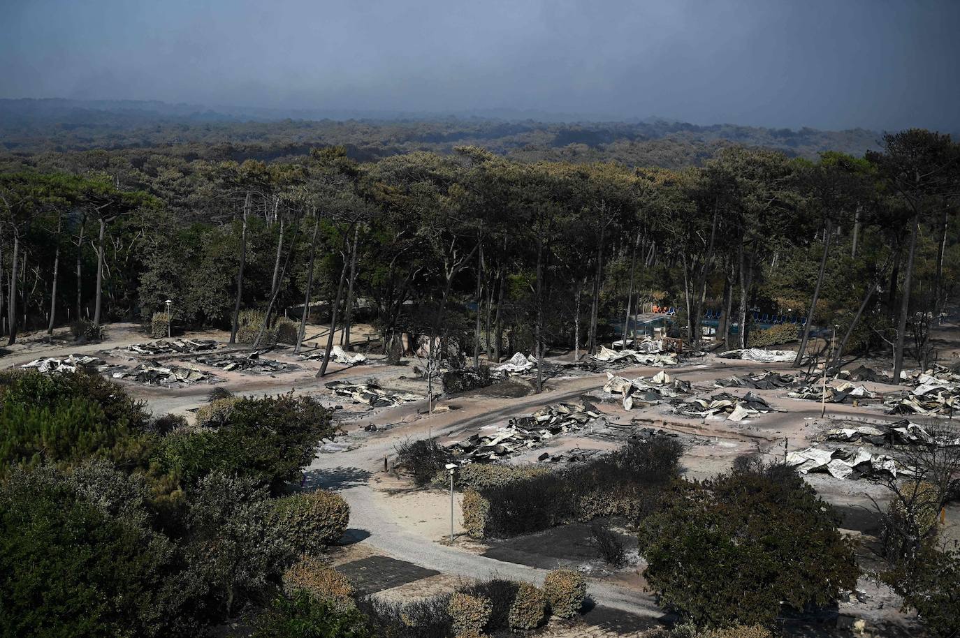 La duna de Pilat, cerca de Burdeos, es un reclamo turístico y está muy cerca de Arcachon y y de Cap de Ferrer