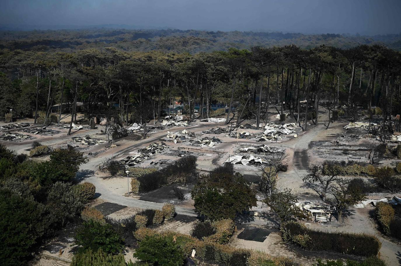 La duna de Pilat, cerca de Burdeos, es un reclamo turístico y está muy cerca de Arcachon y y de Cap de Ferrer