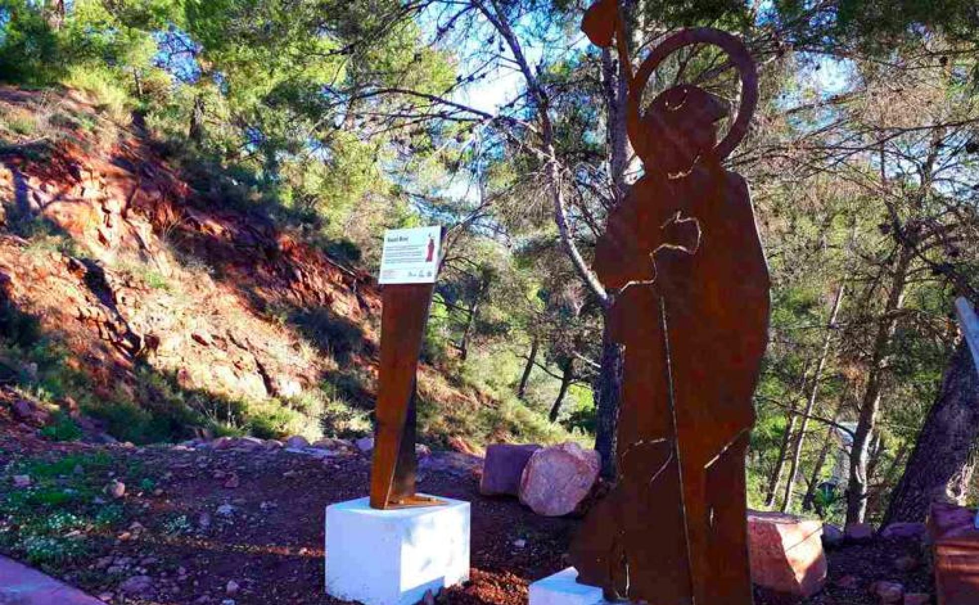 Escultura de Sant Roc, a mitad de recorrido. 