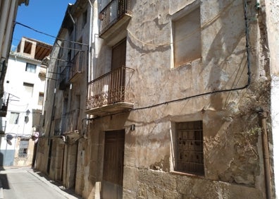 Imagen secundaria 1 - Diferentes inmuebles en estado de ruina repartidos por el casco antiguo contestano. 