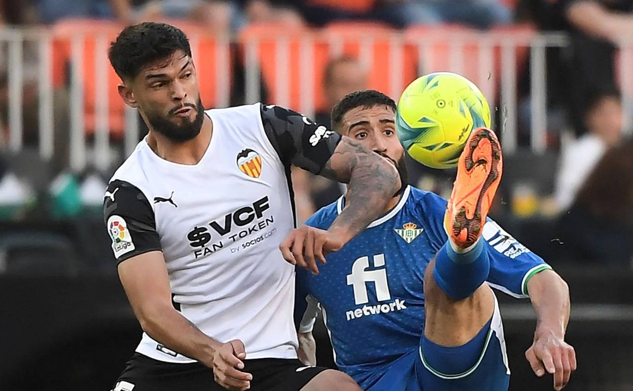 Omar Alderete, durante un partido de la pasada temporada.