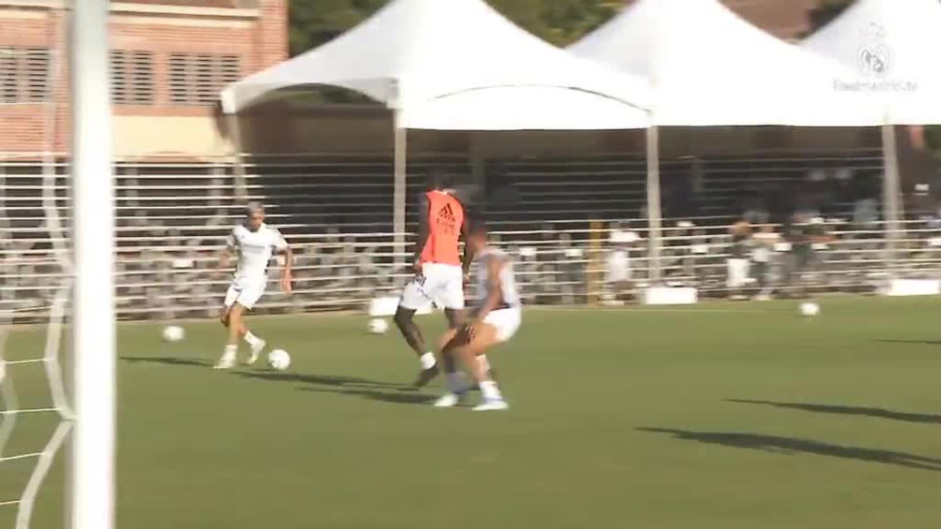 El Real Madrid continua con su preparación en la universidad de Los Ángeles