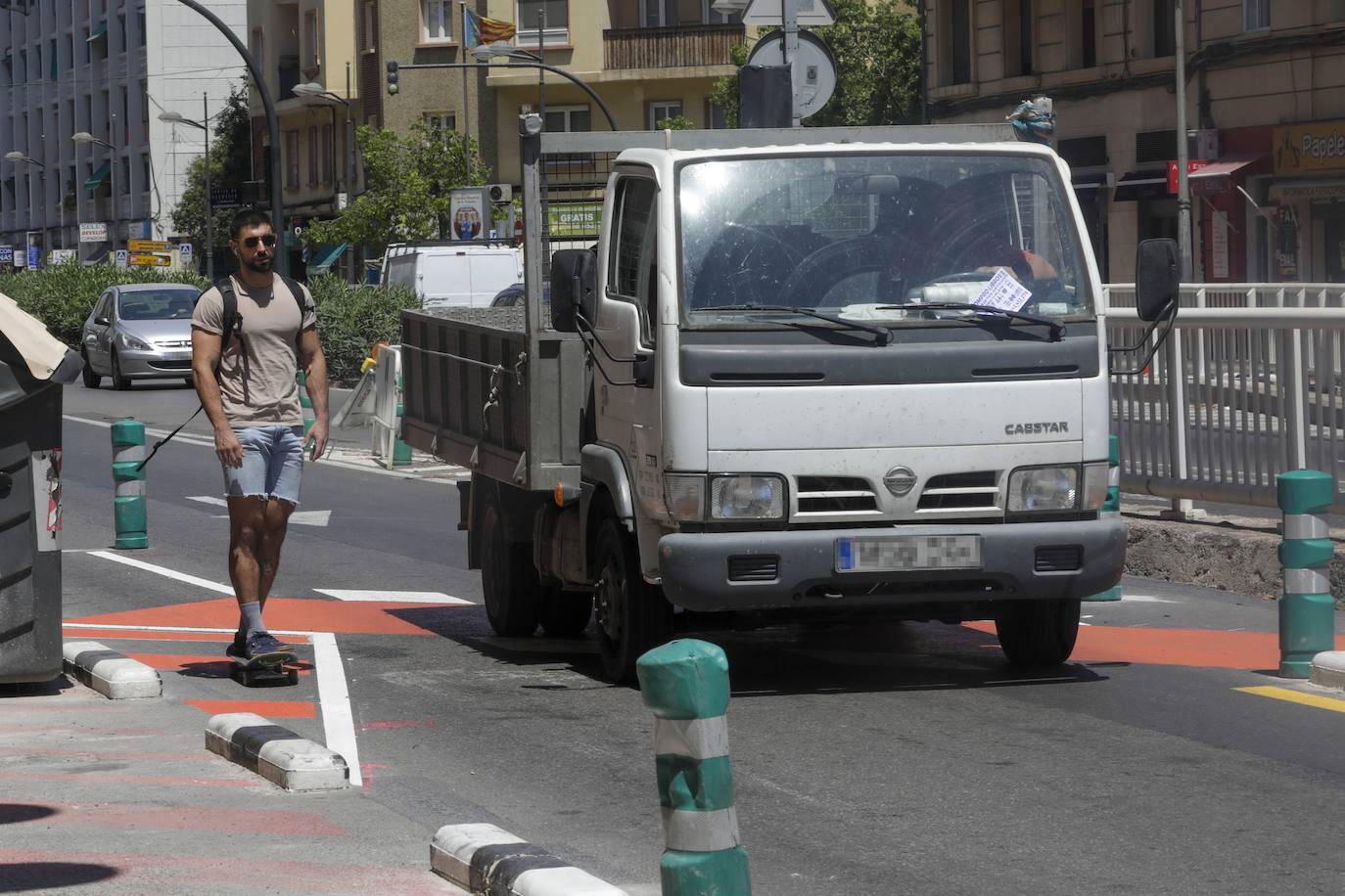 Fotos: Otra improvisación en la avenida Pérez Galdós de Valencia