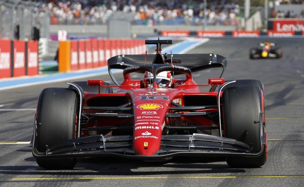 El Ferrari de Charles Leclerc saldrá el primero en el Gran Premio de Francia. 