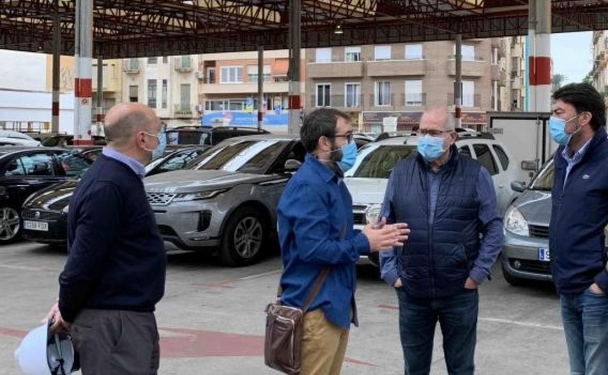 José Ramón González y Luis Barcala, en una visita a la instalción. 