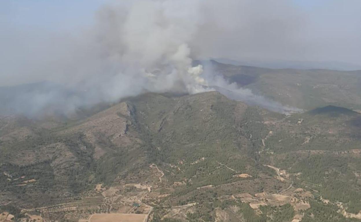 Incendio declarado en Calles. 