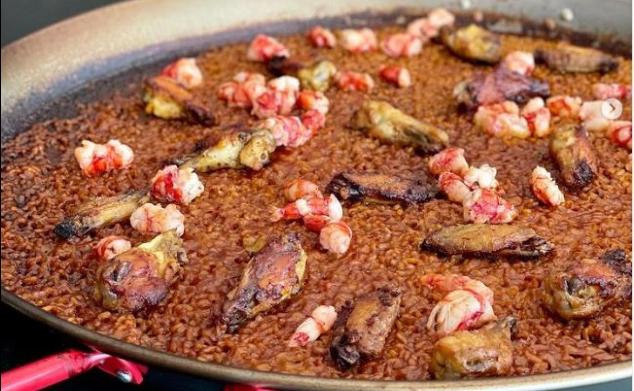 El arroz fino con carabineros y alitas de pollo. 