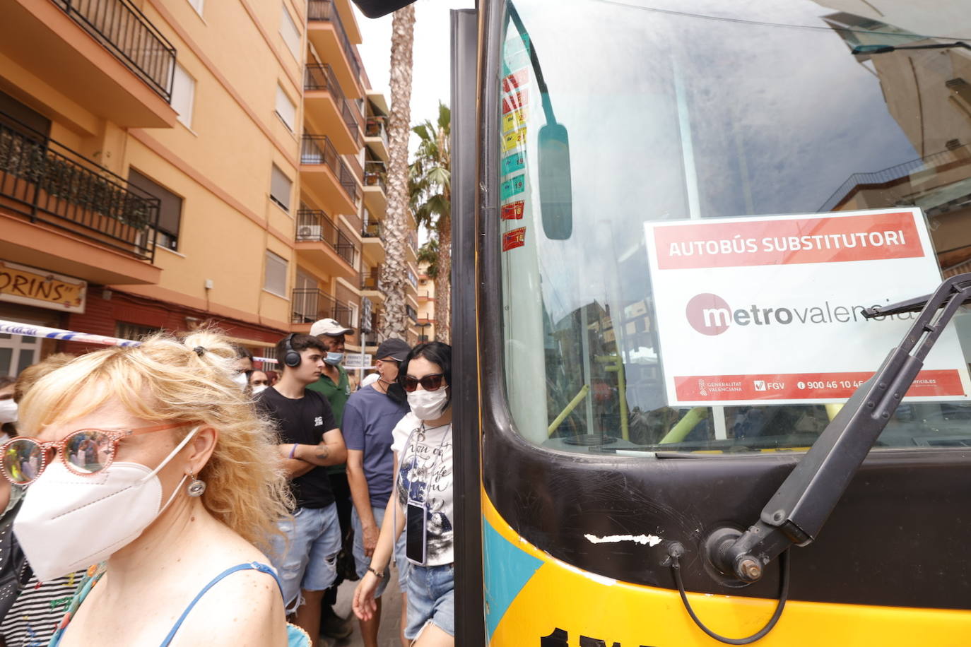 Fotos: Aglomeraciones en los buses de Metrovalencia