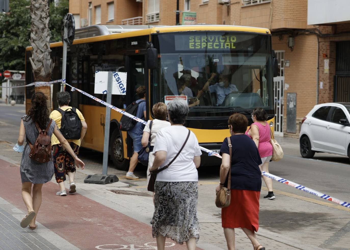 Fotos: Aglomeraciones en los buses de Metrovalencia