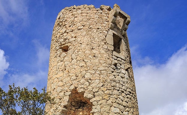 Ermita en pie. 