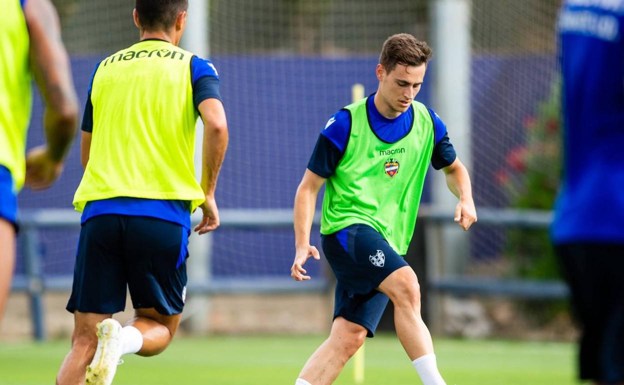 Jorge de Frutos, durante el entrenamiento de este miércoles en Buñol.