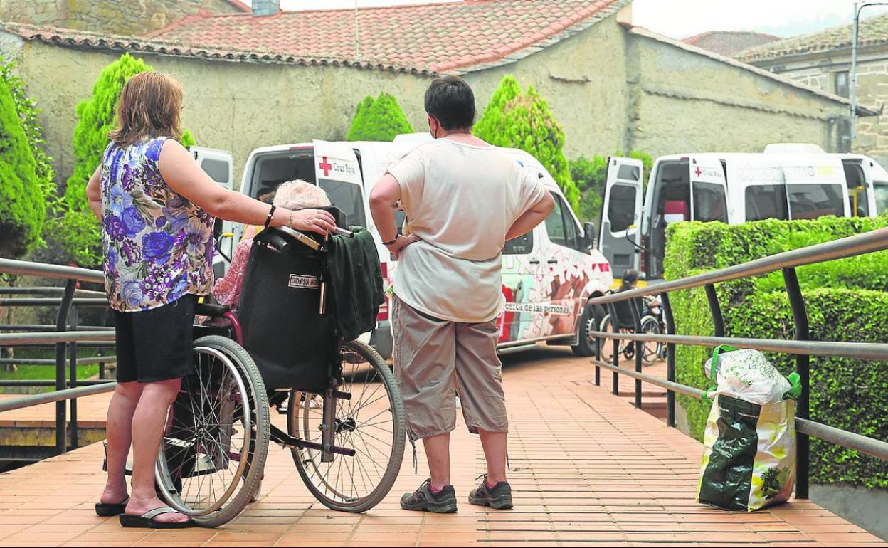 Acceso a una residencia de ancianos. 