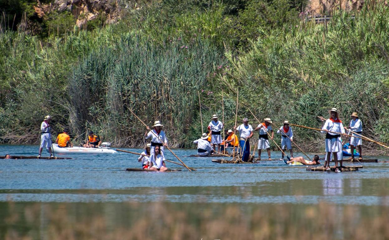 Ganxers bajando por el Júcar. 