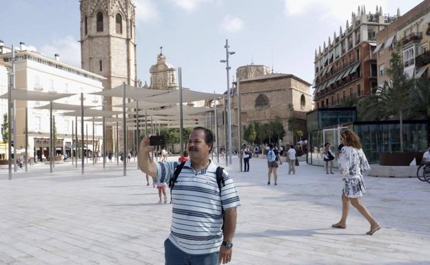 Primer día de la plaza de la Reina con público