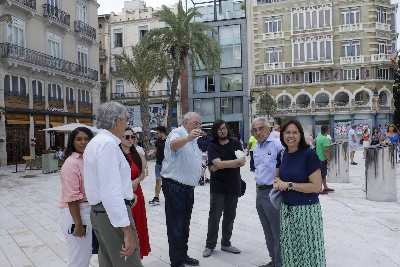 Fotos: Primer día de la Plaza de la Reina de Valencia con público tras la reforma