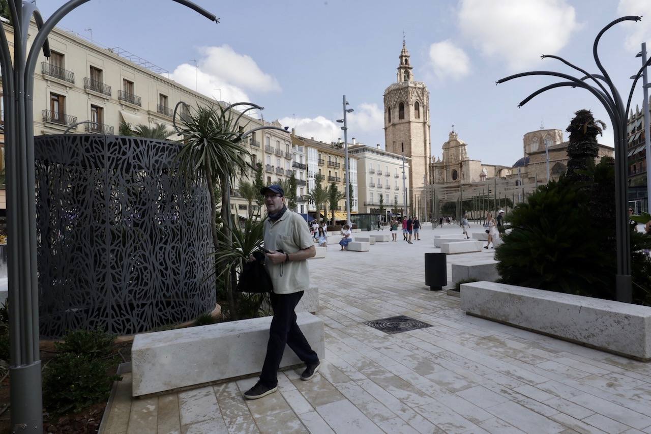 Fotos: Primer día de la Plaza de la Reina de Valencia con público tras la reforma