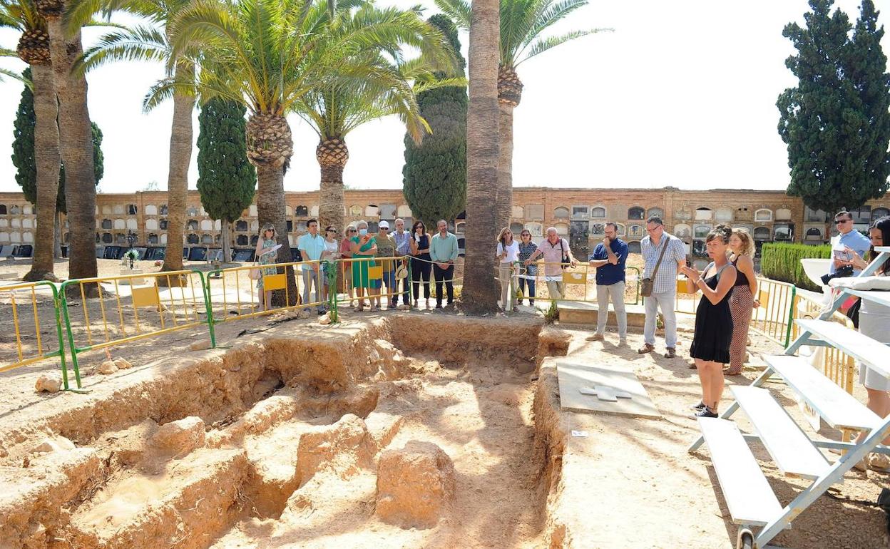 Los trabajos realizados en el cementerio. 