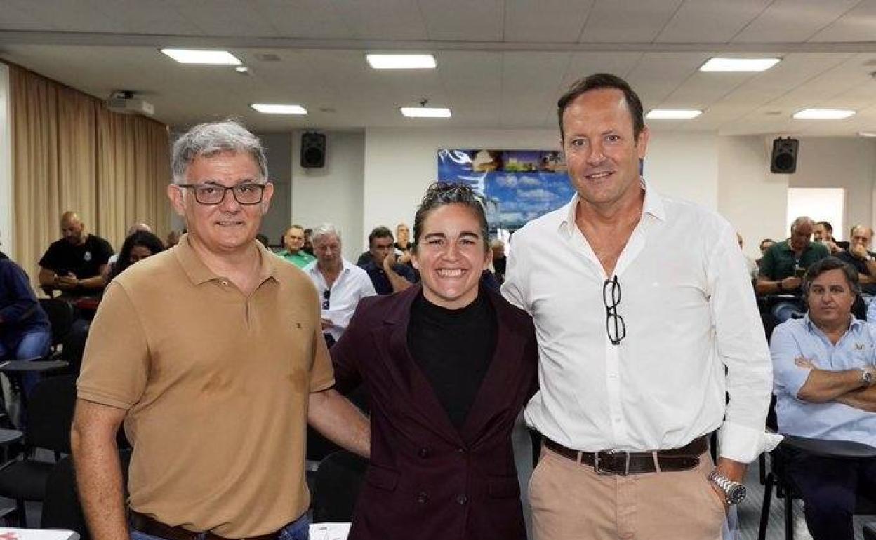 Juan Carlos Martín, el nuevo presidente, a la derecha de la imagen. 