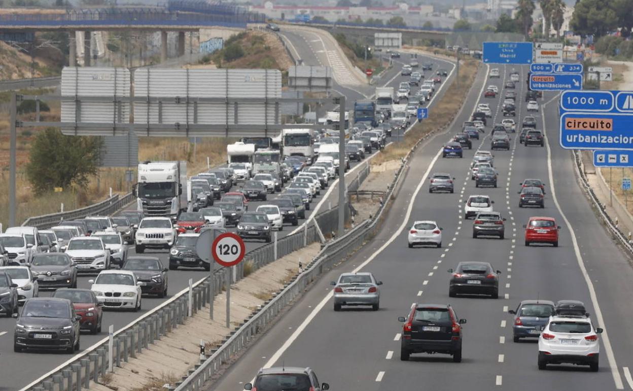 Tráfico de entrada a Valencia por la A-3. 