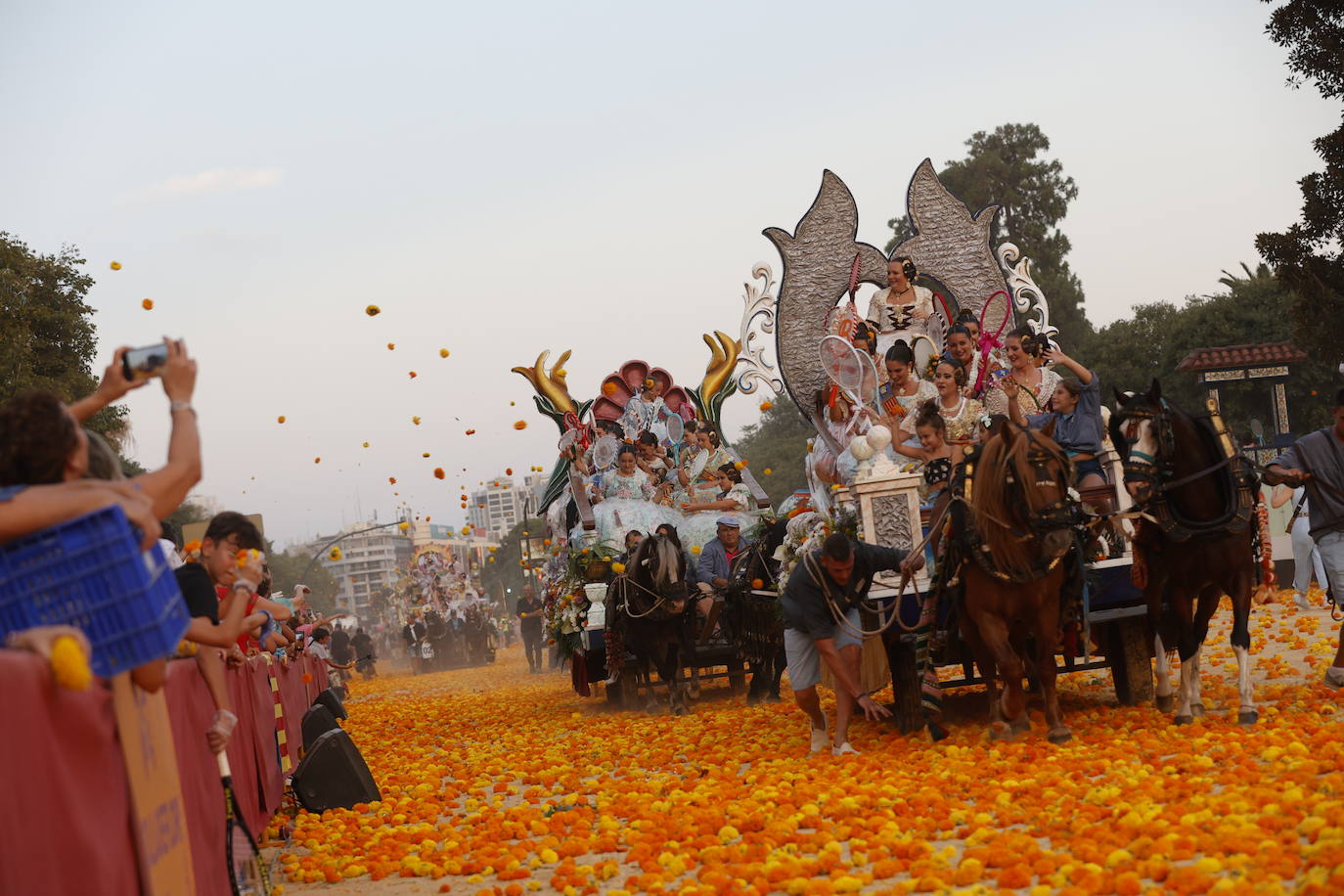 Fotos: La Batalla de Flores pone punto y final a la Feria de Julio