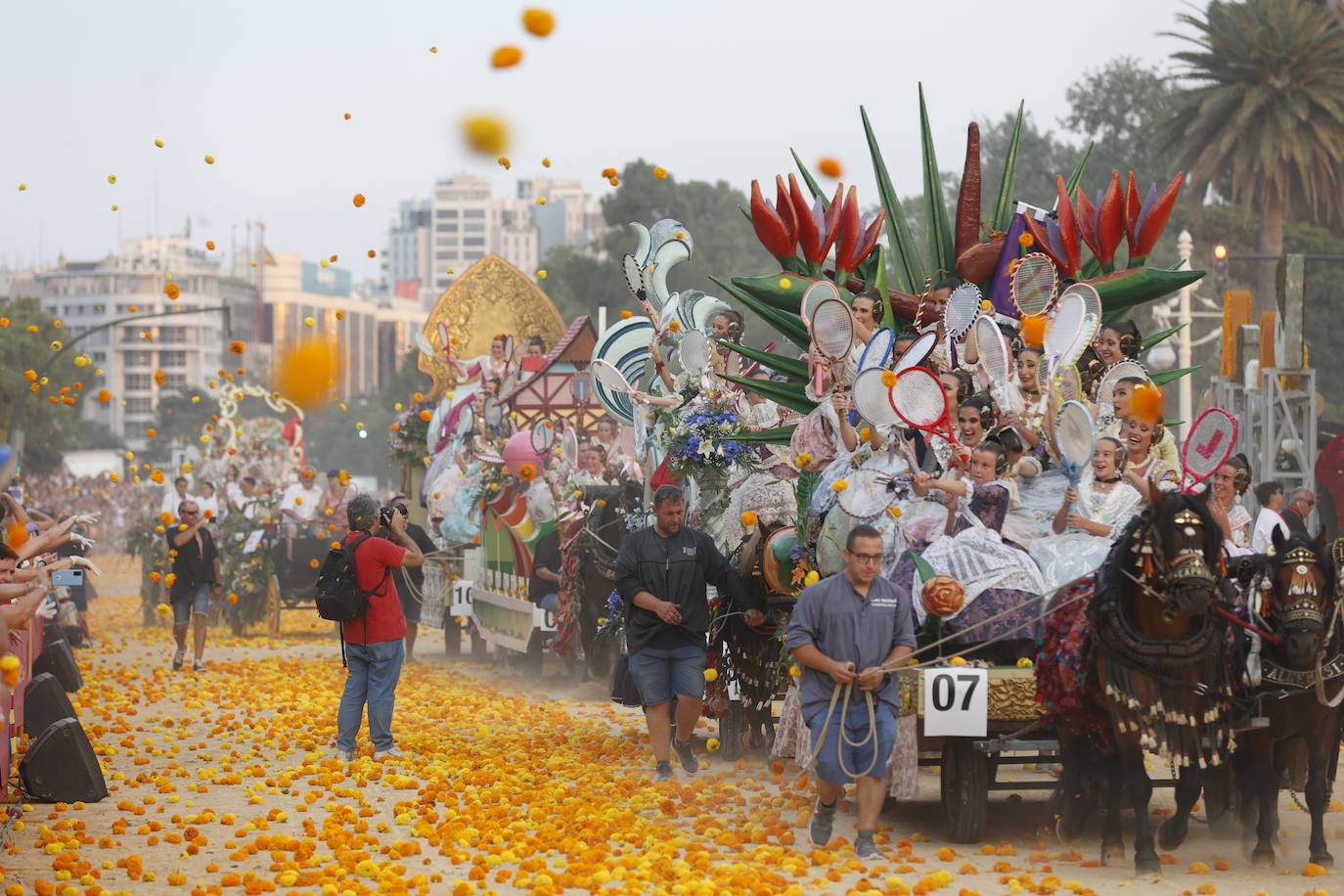 Fotos: La Batalla de Flores pone punto y final a la Feria de Julio