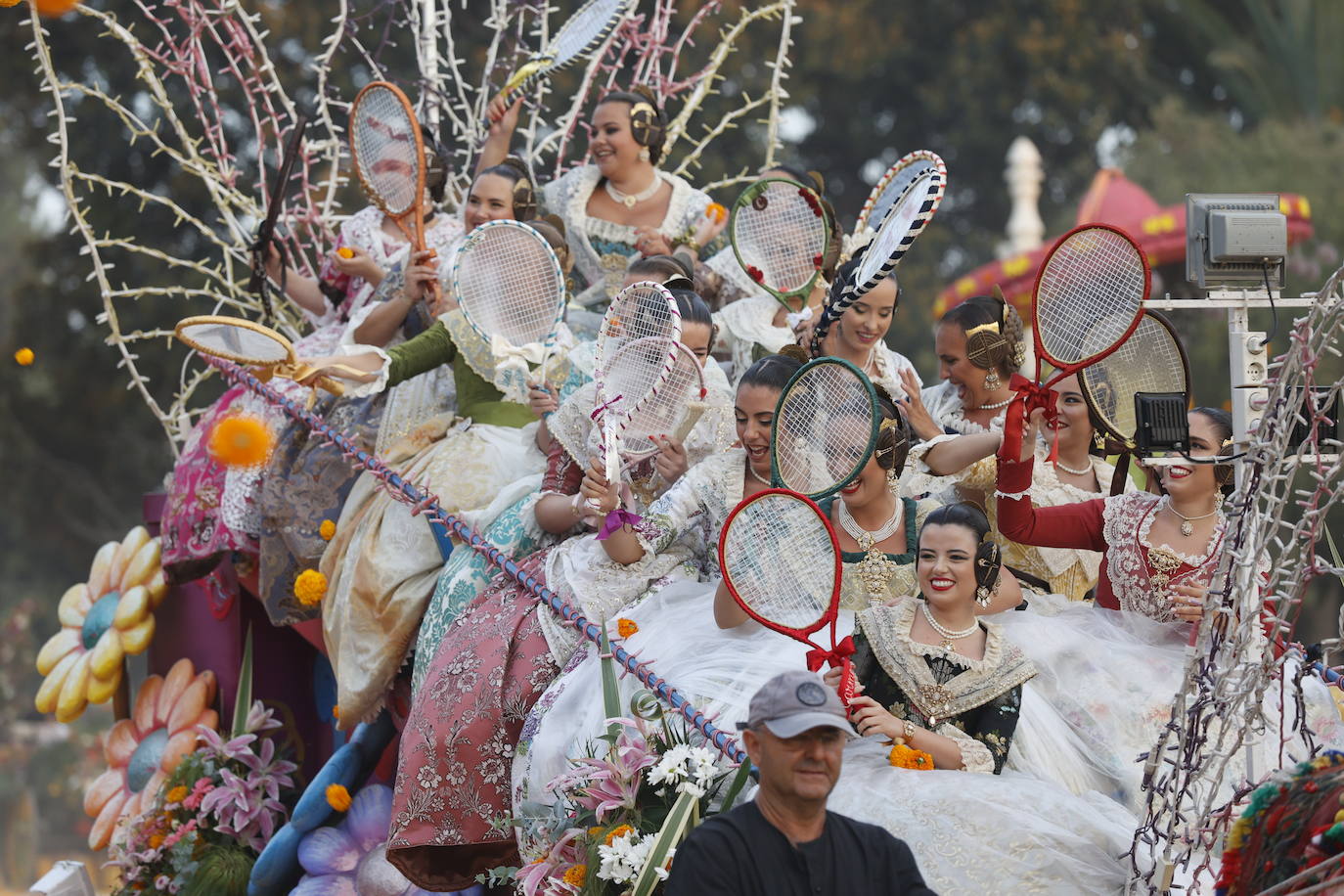 Fotos: La Batalla de Flores pone punto y final a la Feria de Julio