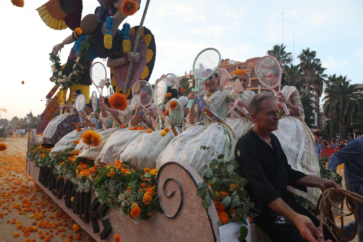 Fotos: La Batalla de Flores pone punto y final a la Feria de Julio